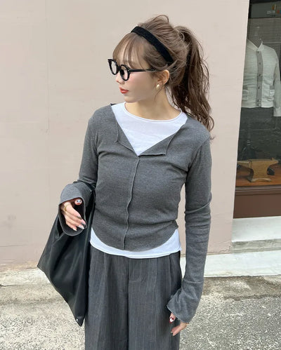 Open V-neck cuff detail T-shirt