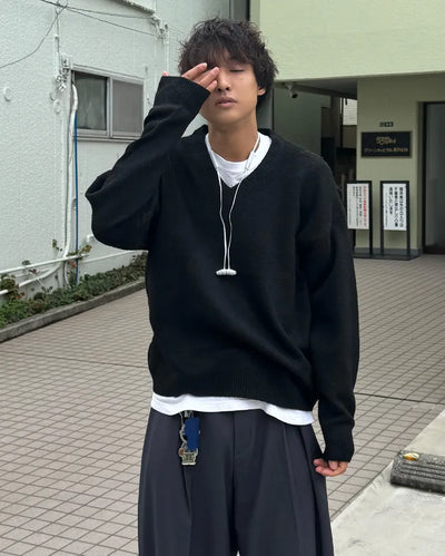 Wool V-neck knit