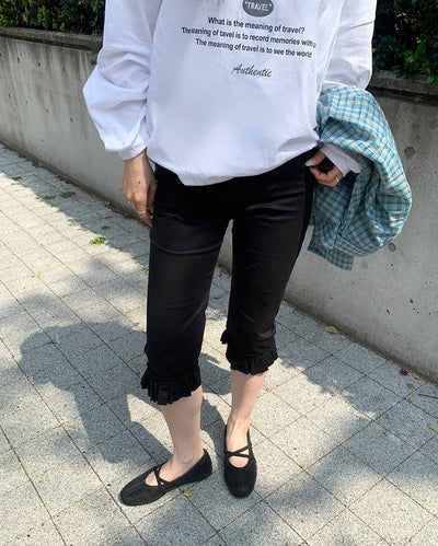 Frill Capri Pants