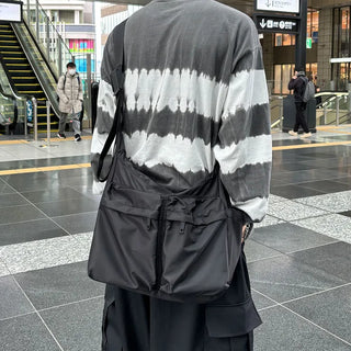 Big pocket shoulder bag