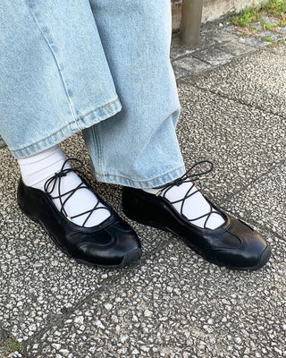 Lace-up flat sneakers