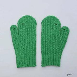 Cable knit gloves