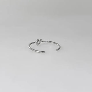 Twisted Round Bangle