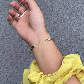 Twisted Round Bangle