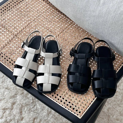 Strap sandals
