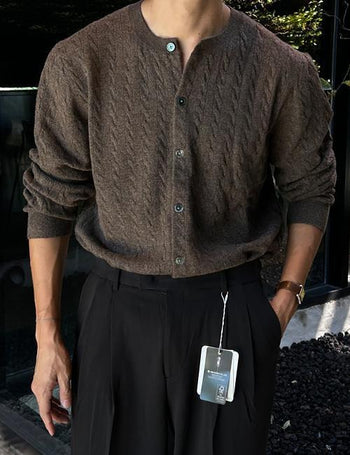Nozzle cable knit round cardigan (soft fabric)