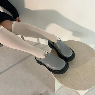 Round low chunky loafers