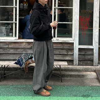 Deep pintuck line cotton pants