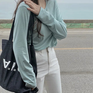 Soft U-neck T-shirt - 6 colors