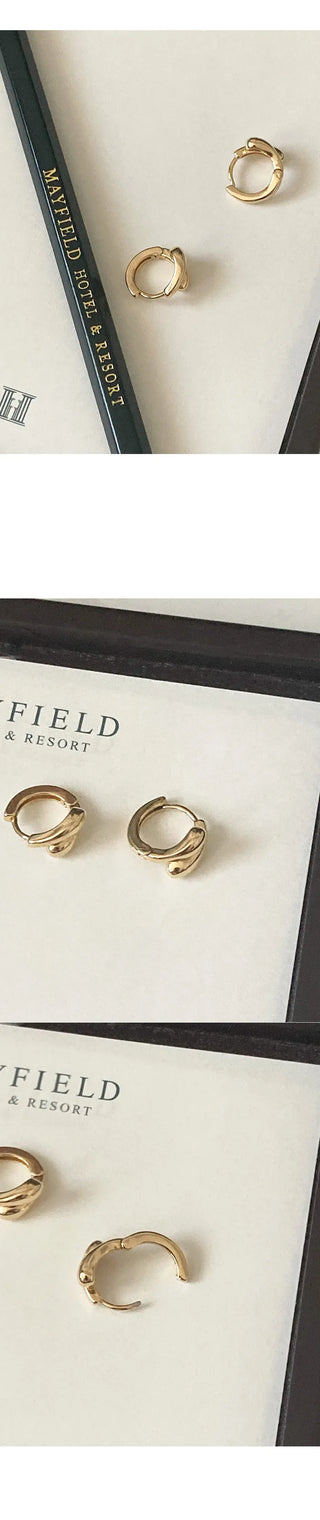 Simple gold earrings