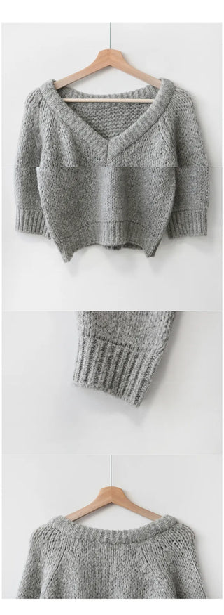 V-neck loose-fit knit