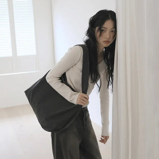 #LENTO. Cracker Leather Shoulder Bag