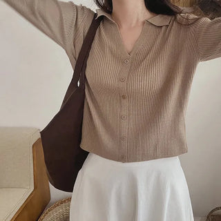 Cardigan-style ribbed collar knit