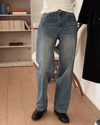 Semi-wide straight denim pants