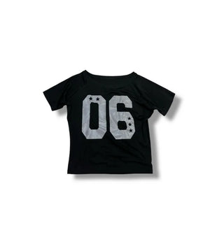 Number lettering off-shoulder T-shirt