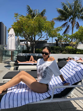 Number lettering off-shoulder T-shirt