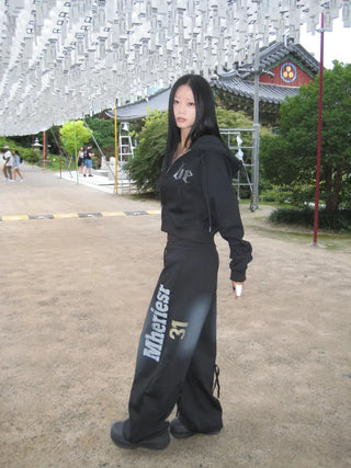 Wide sweatpants