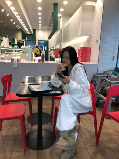 (2 colors) Heart Print Zip-Up Hoodie