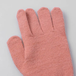 Finger-slit knit gloves