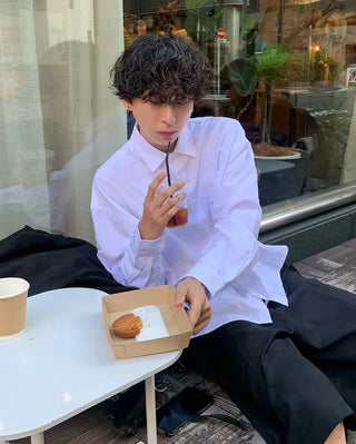 Simple semi-cropped fit shirt