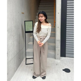Shoulder ribbon striped knit