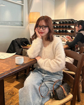 V-neck loose-fit shaggy knit