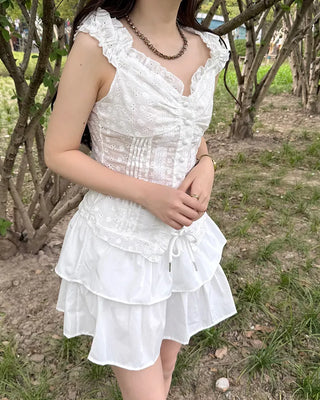 Shirred lace half-sleeve blouse