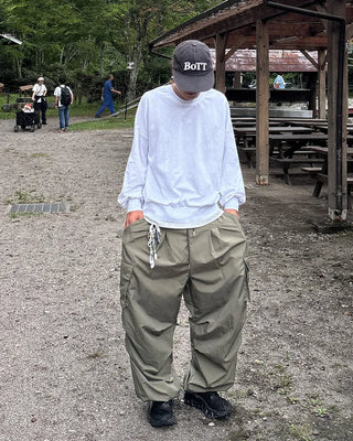 Side-tuck cargo pants