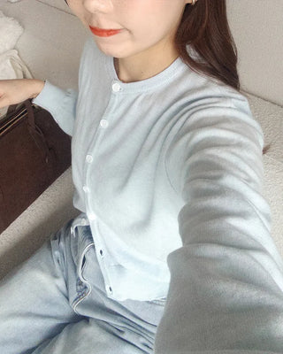 Round neck knit cardigan