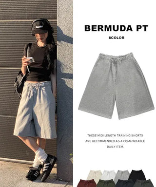 Comfortable, pretty, and perfect training Bermuda shorts / cropped pants