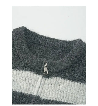 Two-tone zip-up knit
