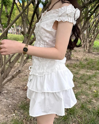 Shirred lace half-sleeve blouse