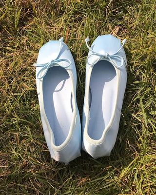 Ribbon flat shoes