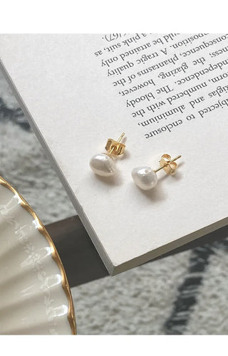 Luxury pearl earrings