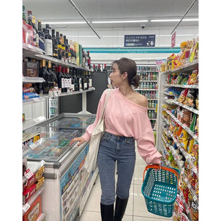 Off-shoulder cropped sweatshirt