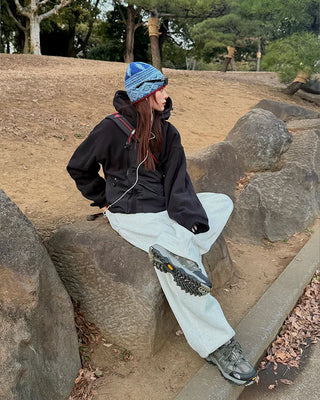 Wide sweatpants with side pockets