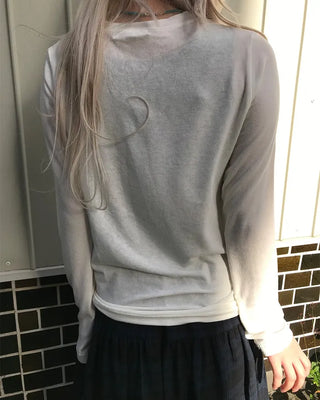 Round neck long-sleeve T-shirt