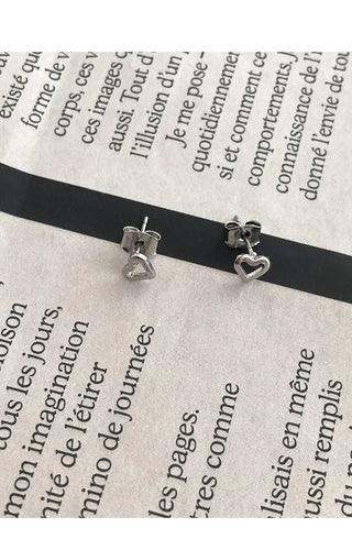 Silver heart mini earrings