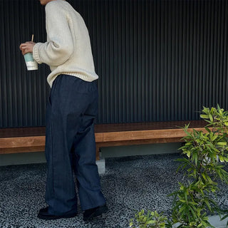 One-tuck easy denim pants
