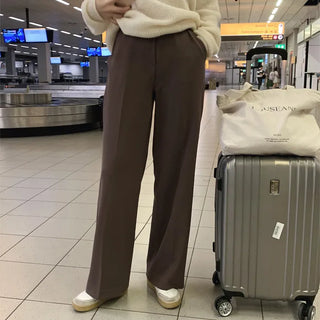 Stress-free! Comfortable wide-leg fleece-lined slacks that feel like training wear.