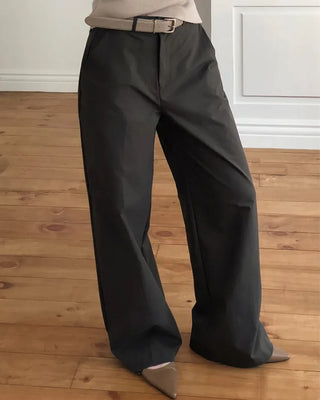 Comfortable semi-wide slacks
