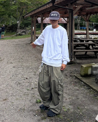 Side-tuck cargo pants