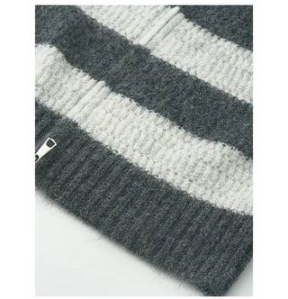 Two-tone zip-up knit