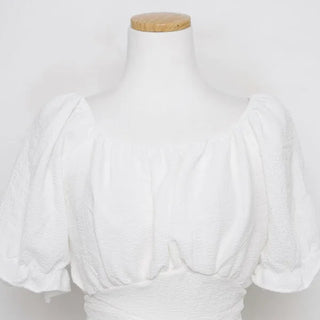 Back ribbon cropped blouse