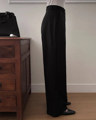 Comfortable semi-wide slacks