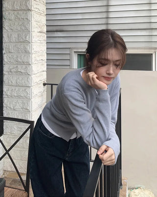 Y-neck modern cardigan
