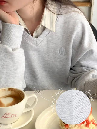 Cropped V-neck loose-fit sweatshirt (4c)