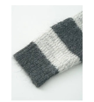 Two-tone zip-up knit