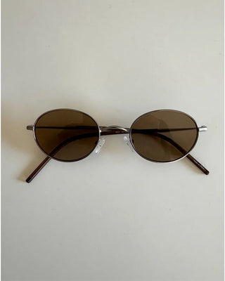 Oval frame sunglasses