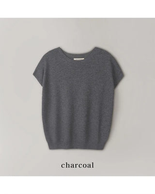 Fluffy short-sleeved summer knit with heart charm